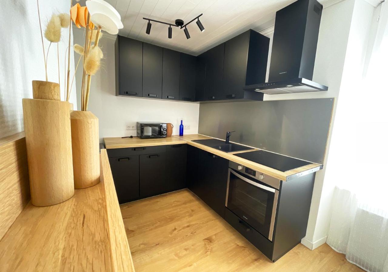 Charmant Appartement Renove Au Coeur De Concarneau Exterior foto